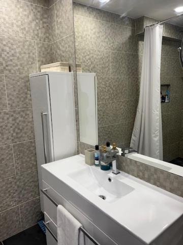 2 Bedroom Chelsea Apartment 런던 외부 사진
