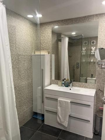 2 Bedroom Chelsea Apartment 런던 외부 사진